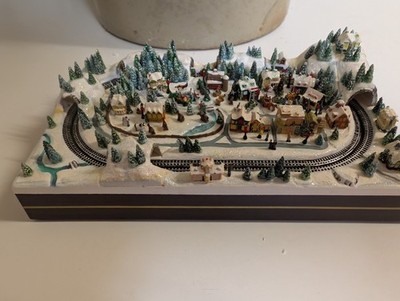 Thomas Kinkade Christmas Village Miniatures ''Country Christmas''  COA