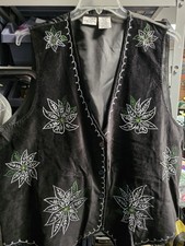 Ladies Black Poinsettia Winter Vest 22/24 Bobbie Brooks T114