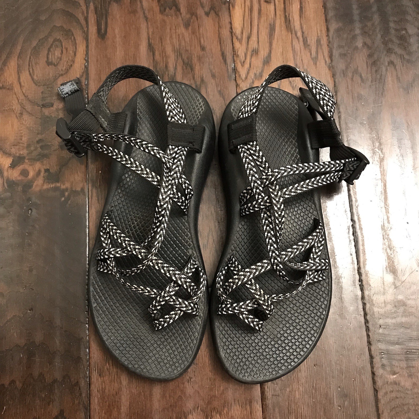 APL Sandali donna con cinturino Chaco bianco e nero