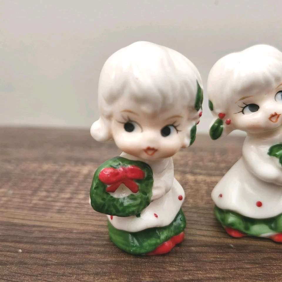 Vintage Napco? Miniature Mini Christmas Girls Wreath Tree Present Set Of 3 - Image 4 of 4