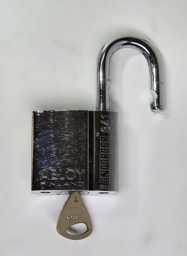 Abloy Enforcer PL341 High-Security Padlock (Chrome/Brass) – Excellent Condition