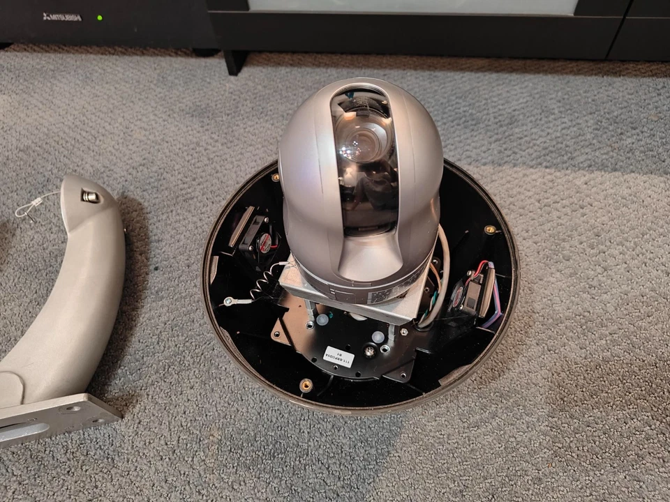 Cámara domo Panasonic WV-NS202A I-Pro red PTZ 22x video alarma 45-HUF7-1720 Foto 2 de 4