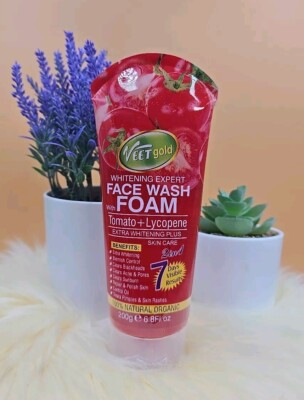 Veet Gold Whitening Expert Face Wash Foam With Tomato + Lycopene