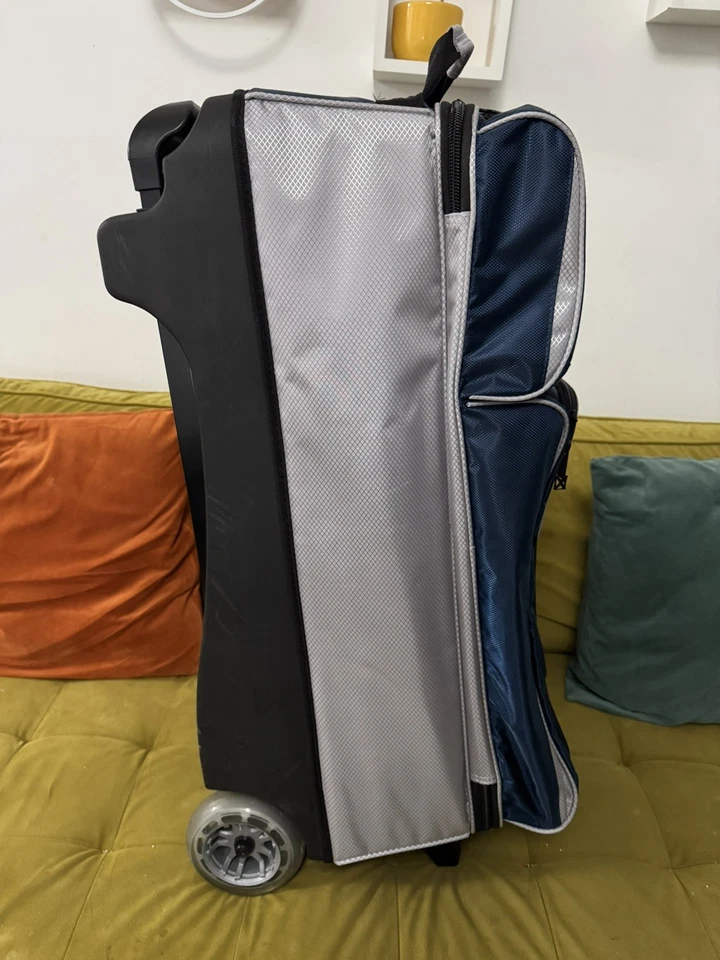 KR Strikeforce Konvoy 3 Ball Triple Roller Navy Silver Bowling Bag - Image 2 of 4