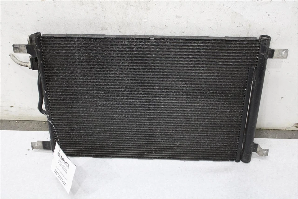 Condensador de aire acondicionado Audi A3 Volkswagen Golf GTI 2015 15 2016 16 1372570 Foto 2 de 4