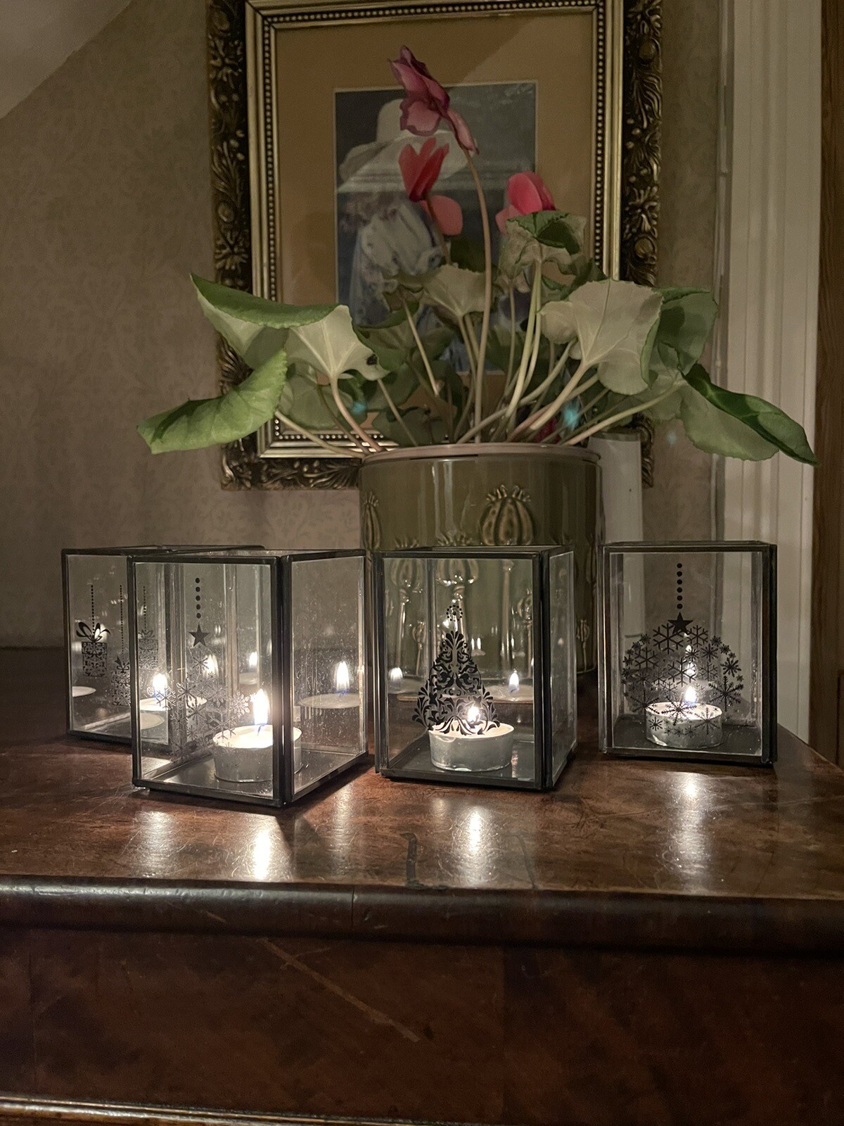 4 Christmas Tea Light Holders Black Metal And Glass NEW Vintage Rustic