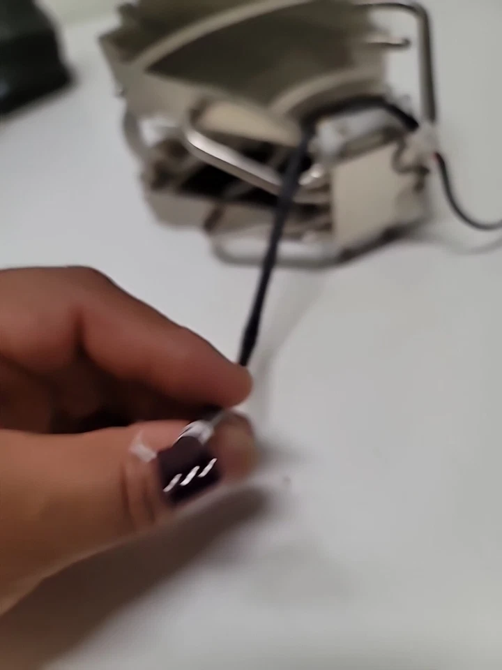 Thermaltake V1-AX Dual-socket 1366 Ultra-High Performance Heatpipe Cooler - Image 2 of 4