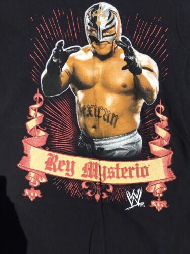 WWE WWF Authentic REY MYSTERIO The Mask Is Back black T-Shirt sz XL  - Afbeelding 1 van 3