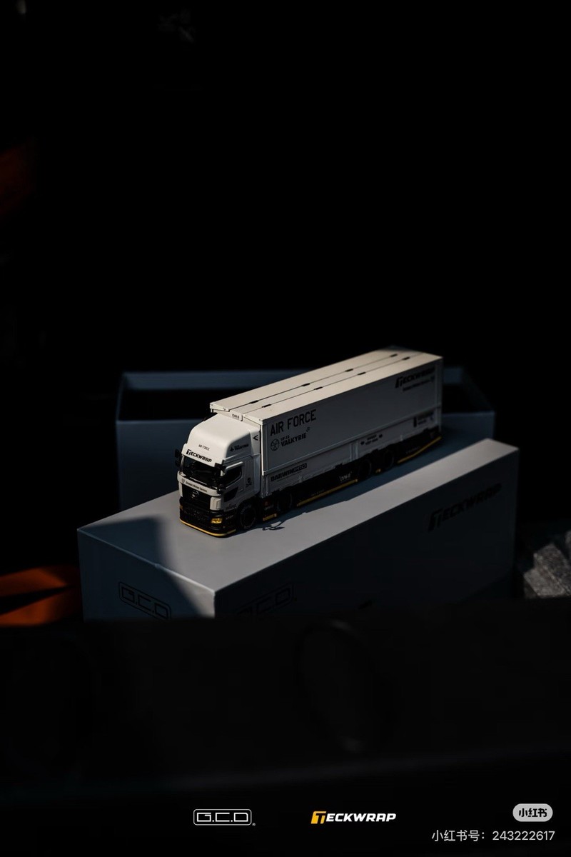 1/64 GCD Hino 700 Enclosed Transporter DarwinPro TeckWrap HEC 2026