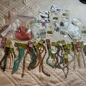 Lot of Jewelry Making Beads Various Manufacturers 3 Pounds Mixed Materials