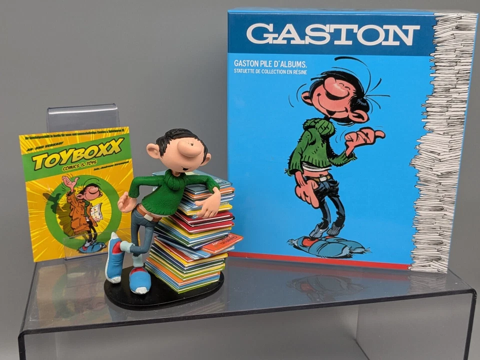 Gaston  mit Bücherstapel Kunstharz Figur Statue Collectoys 15cm