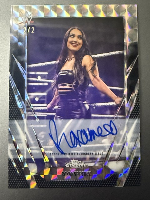 2026 Topps Chrome WWE Roxanne Perez Black Geometric Autograph 2/2