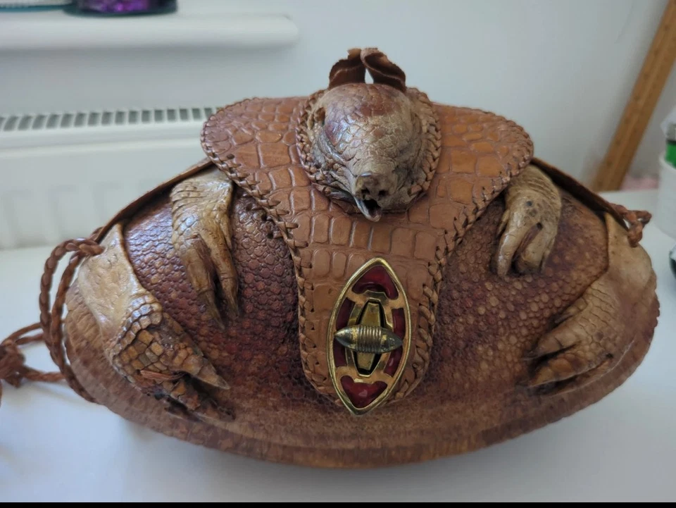 Vintage 1930s/1940s Taxidermy Armadillo Handbag Shoulder Strap Bag Fashion - Image 3 of 4