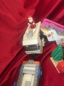LEGO Winter Village Toy Shop 10199 Near Complete W Extras! Santa Escalator Campr