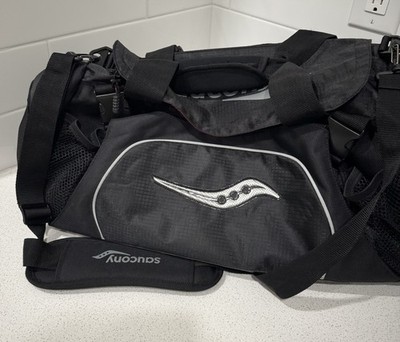 SAUCONY LARGE ESSENTIALS HOLDALL DUFFLE BAG BY SAUCONY
