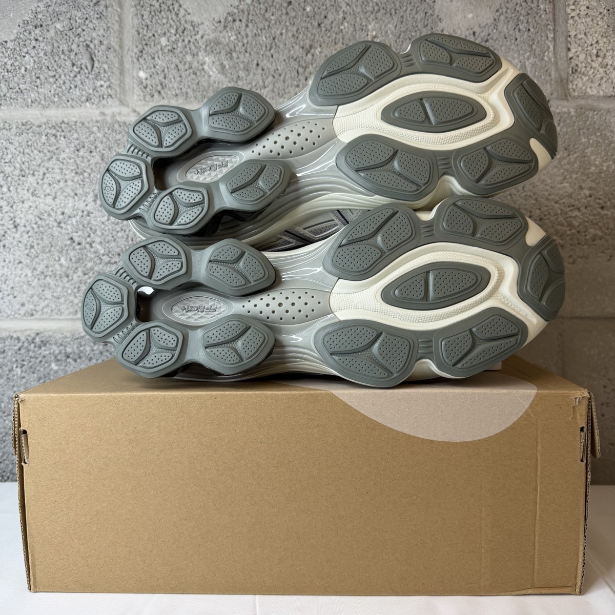 ASICS Gel-Kinetic Fluent SEAL GREY / PURE SILVER 1203A591-021 Men Sz 10.5 NEW ASICS GEL-Kinetic Fluent Seal Grey / Pure Silver – JD Sports main image 2