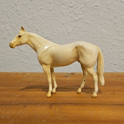 Peter Stone Model Horse Cremello Stock Horse Chip Scale