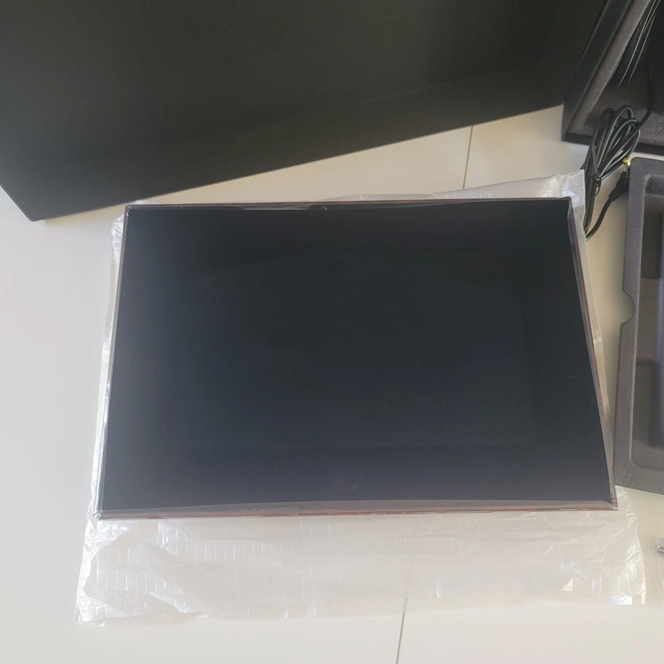 Sony S-Frame DPF-X1000 10.2" Digital Photo Frame Brand New In Open Box - Image 2 of 4