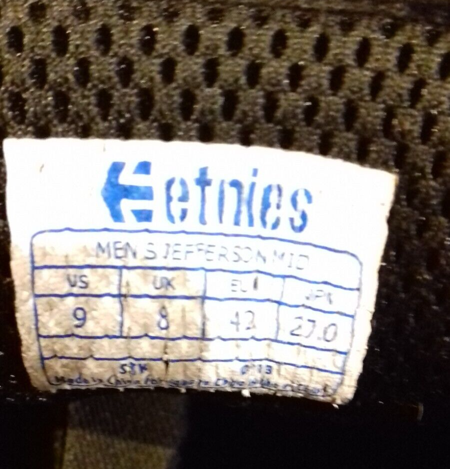 SKATE SHOE ETNIES "JEFFERSON" MID TOP UK8 RED SUEDE/ BLACK CANVAS