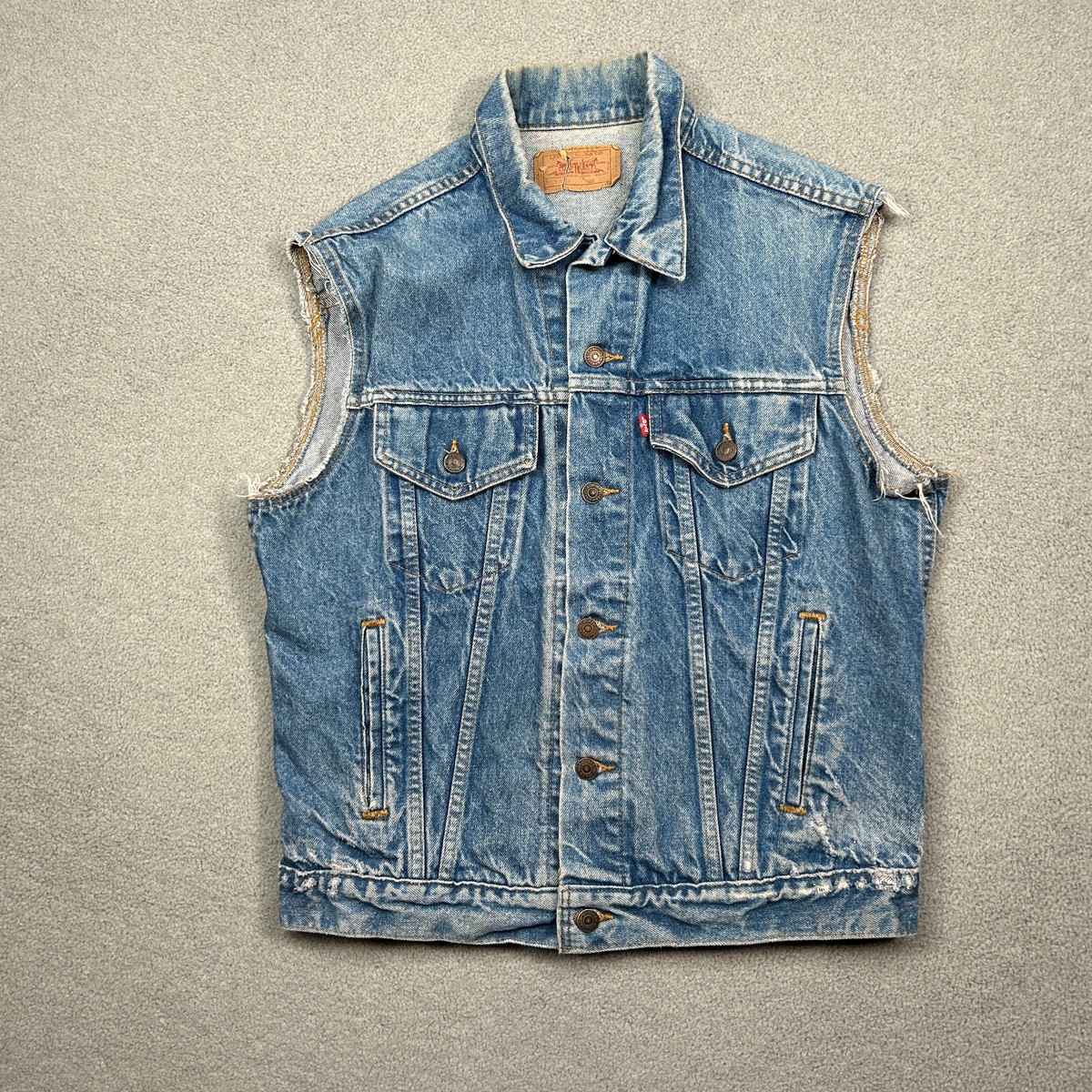 VINTAGE Levis Vest Mens 44 Medium Cut Off Denim Type III Trucker