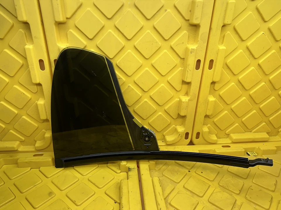 BMW 650i 640i F06 2013-2019 trasero izquierdo lado del conductor cuarto de vidrio ventilación OEM Foto 4 de 4