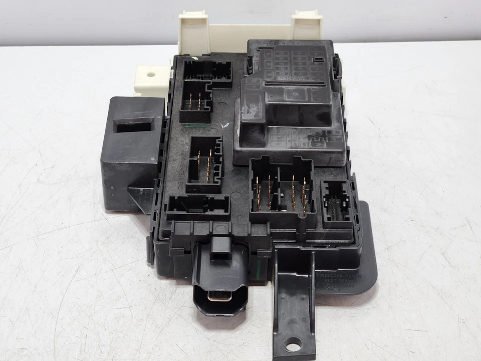 ✅ Caja de conexiones relé de fusibles multifunción Ford Mustang GT 10-11 OEM Foto 3 de 4