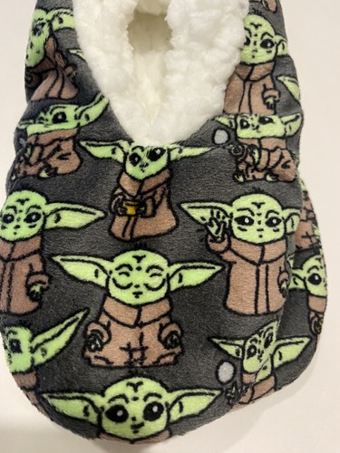 Star Wars Mandalorian Yoda Fuzzy Babba Slipper Sock Boys Girls Kid M/L Size 13-4 - Picture 5 of 5