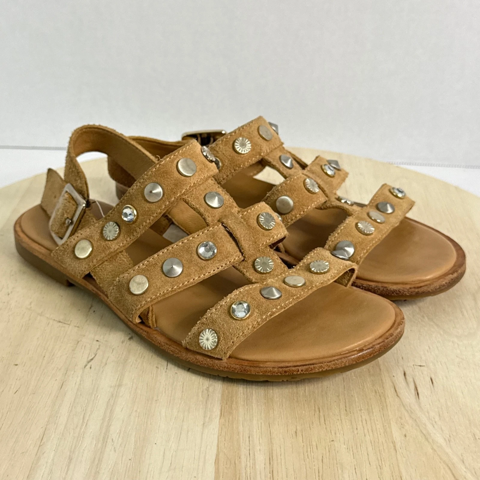 Sandali donna UGG Australia Zariah borchie latte pelle scamosciata gladiatore taglia 6 5