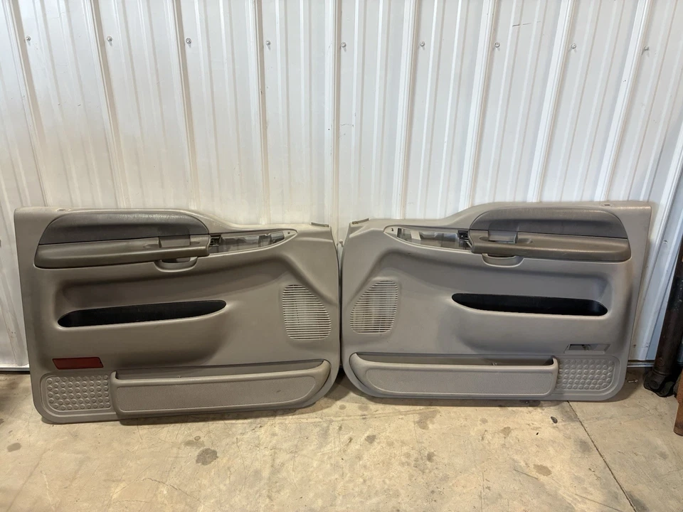 Paneles de puerta delantera Ford Super Duty Excursion F-250 F-350 1999-2007 fabricante de equipos originales | (2) Foto 2 de 4