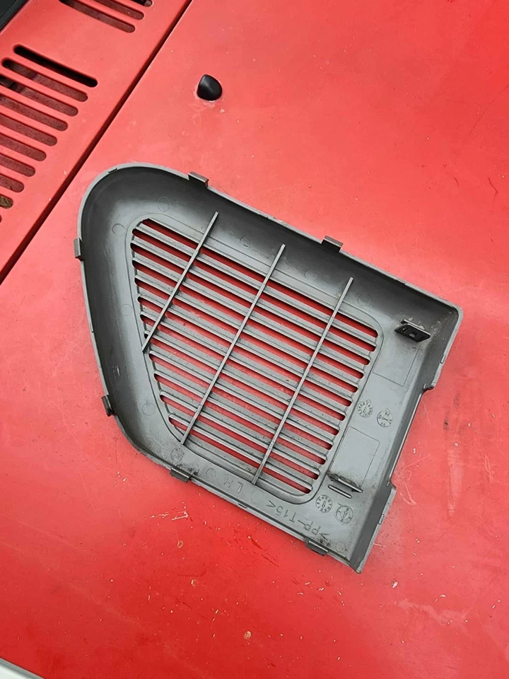 Cubierta de altavoz gris para puerta del conductor delantera izquierda Isuzu Rodeo 1991-1997 OEM Foto 2 de 3