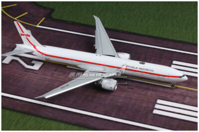 1:400 JC Wings Garuda INDONESIA BOEING 777-300ER Plane Flap Down Diecast Model