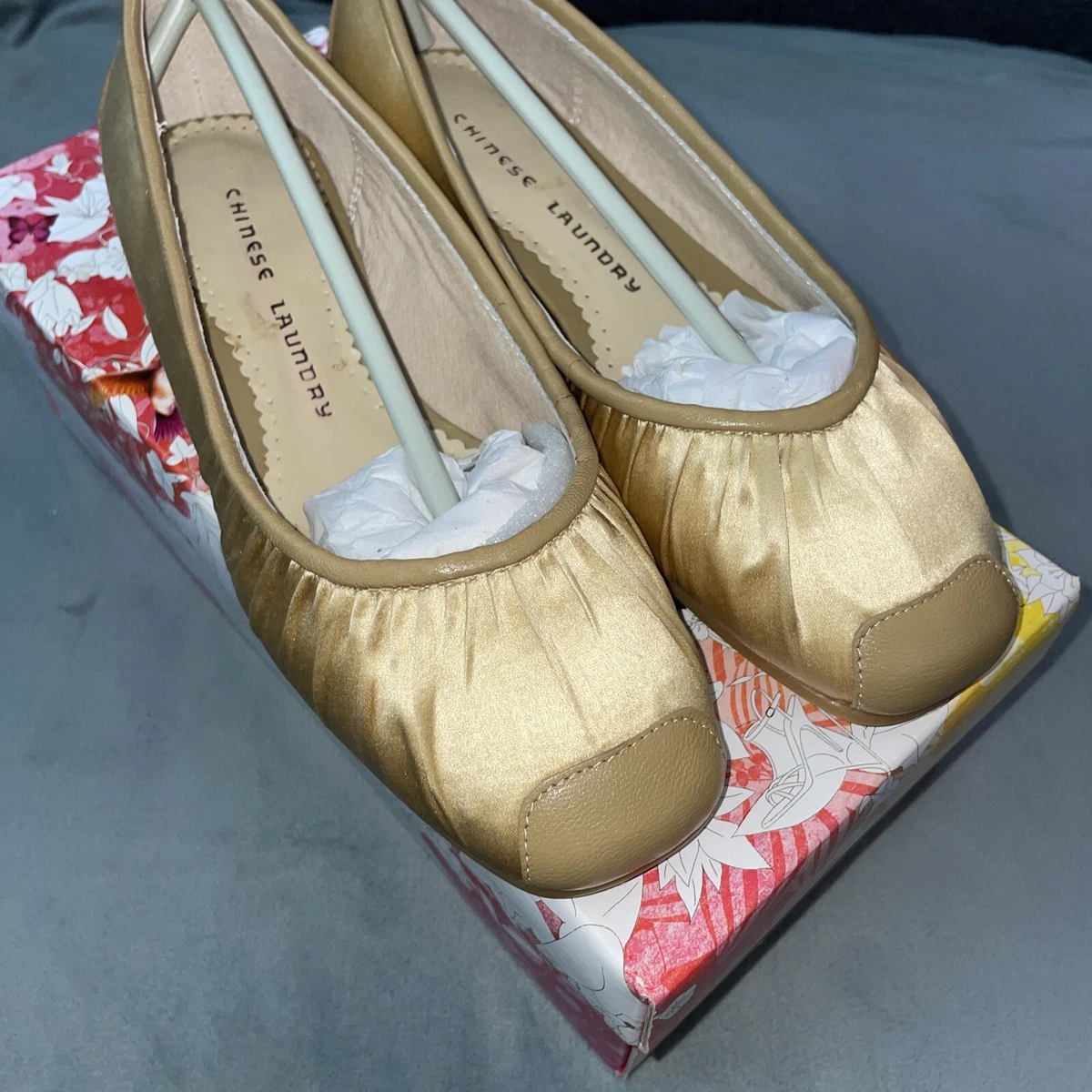 CHINESE LAUNDRY Women s Harp Flats Natural Gold Size 6.0M Nib
