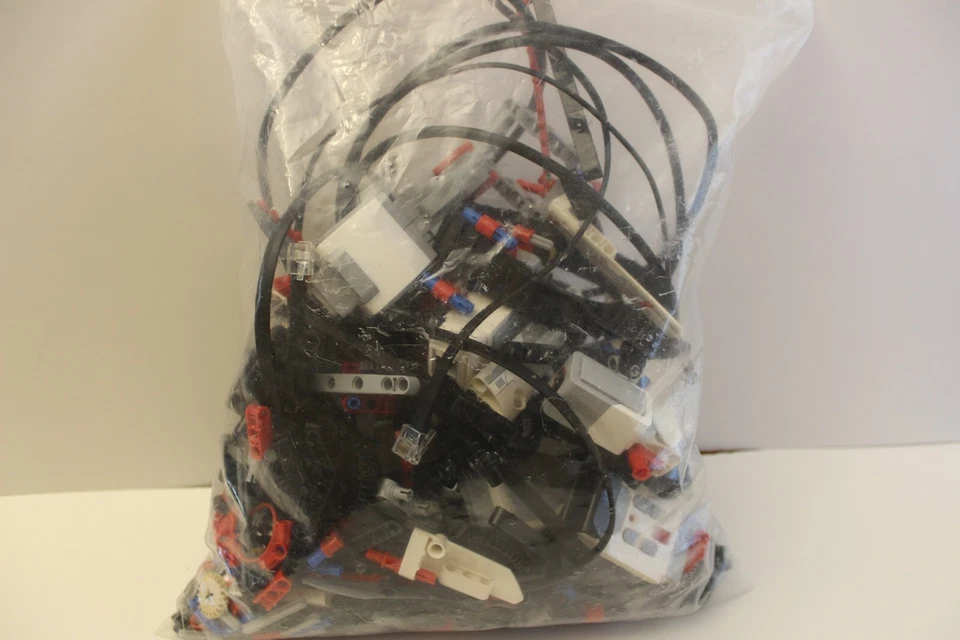 Lego Mindstorms EV3 (31313) (FUNCTIONS) (I BELIEVE IT'S COMPLETE) (READ DESC) - Image 4 of 4