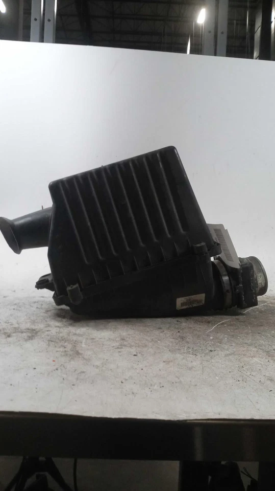 Used Air Cleaner Assembly fits: 2001 Chevrolet Blazer s10/jimmy s15 Grade A - Imagem 2 de 4