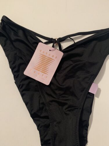 Savage X Fenty Brazilian Not Sorry Open Back Medium Caviar UVP 25 - Bild 8 von 8
