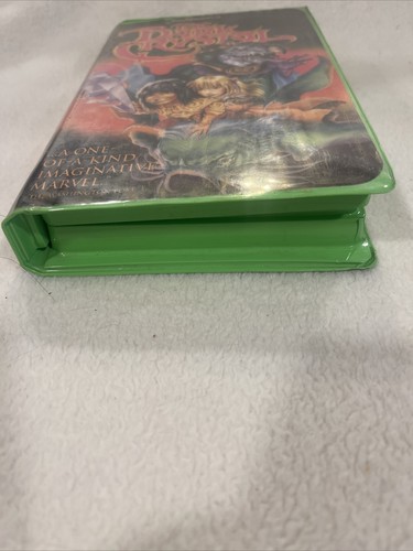 The Dark Crystal VHS, Green Clam Shell Case, 1994, Jim Henson - Picture 3 of 13