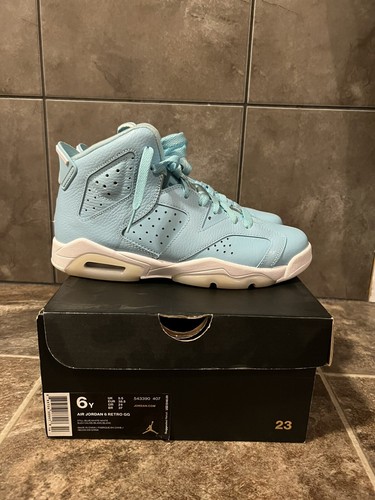 retro 6 pantone