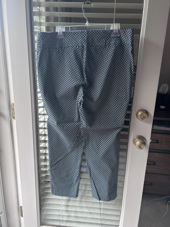 Pantalones Peck & Peck Negro y Verde Kelly Estampado Pierna Recortada Talla 16 Foto 4 de 4