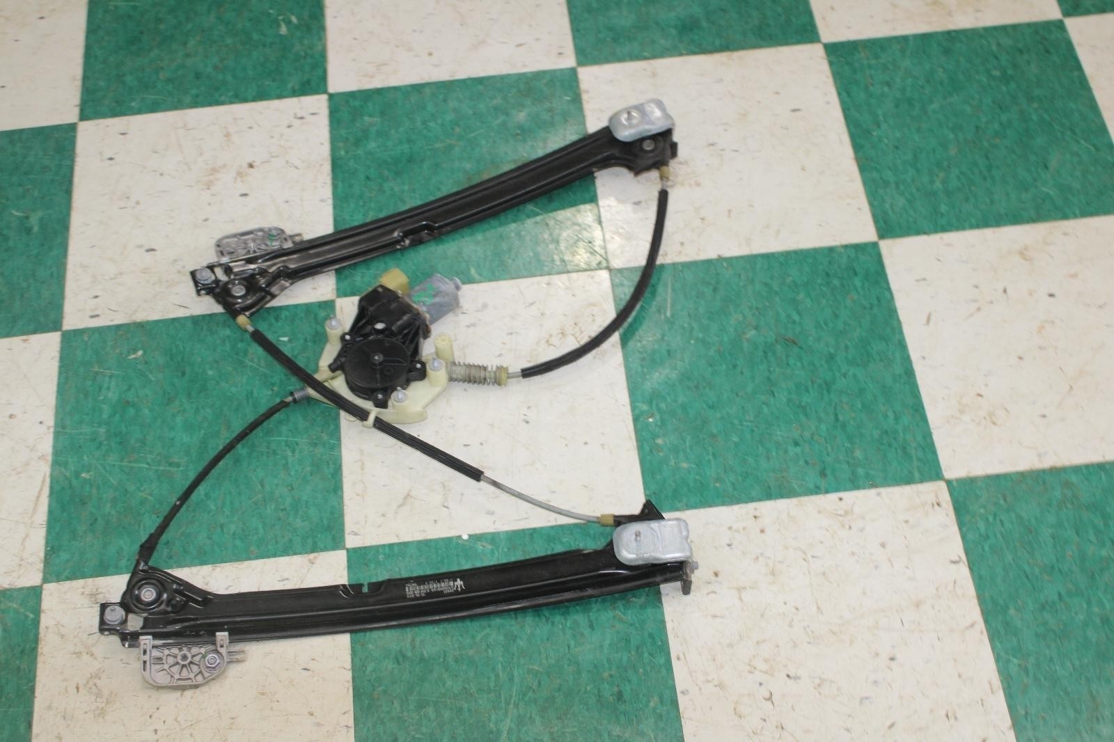 Maserati Ghibli 2014-2017 Front Left Window regulator