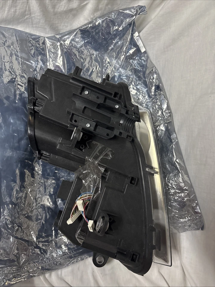 Оригинальная правосторонняя фара Rolls Royce Ghost Wraith 7201166 - Изображение 4 из 4