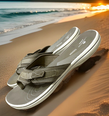 Clarks Cloudsteppers Women s Gray/Taupe Cushion Soft Flip Flops Size 9       OSR