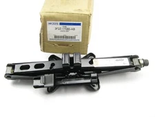 NEW Genuine OEM Ford Scissor Jack UNIVERSAL - Ford Mustang, Focus, Taurus