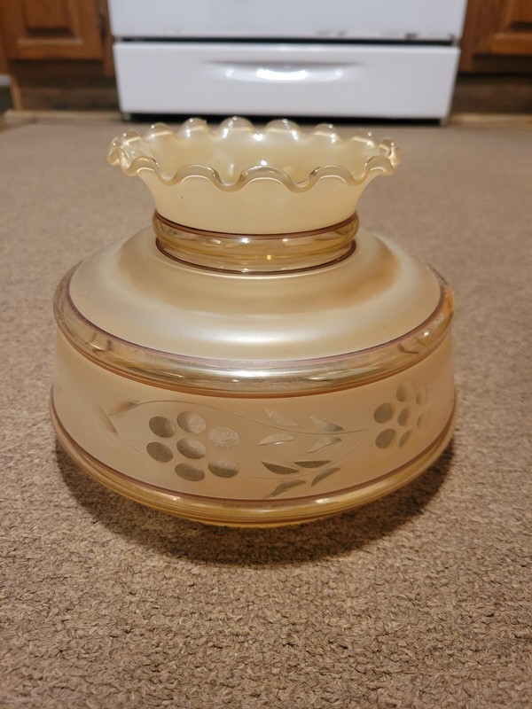 Vintage 6.75”Amber Ruffle Round Electric Glass Hurricane Lamp Shade Nice 
