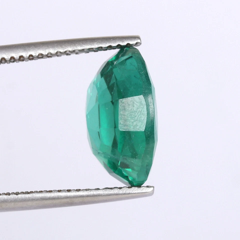 Lab-grown Faceted Zambian Green Emerald 6.135 Ct. Certified Oval Cut Gemstone - Image 2 of 4