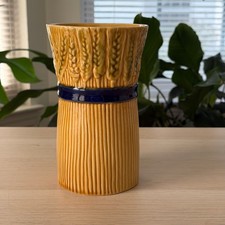 Vtg Mid Century Bordallo Pinheiro Portugal Pottery Wheat Vase Rase