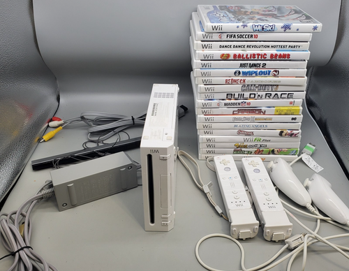 Lot de 2 manettes Wii et manettes Nunchuck avec étui en