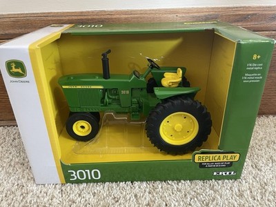 ERTL John Deere 3010 1/16 Replica Play