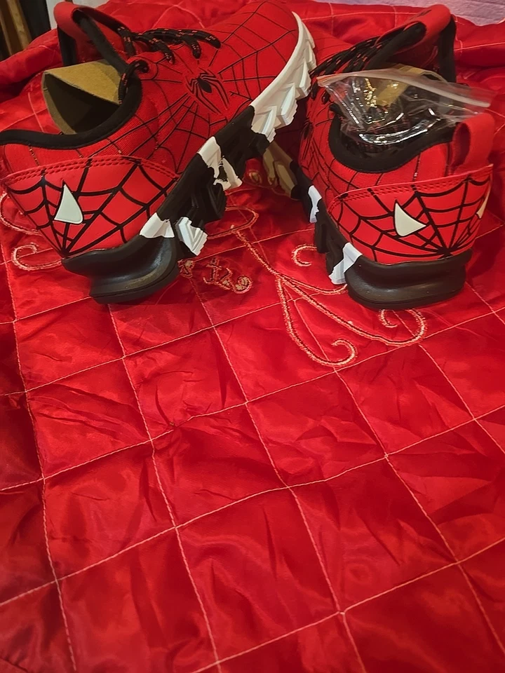 ZAPATOS BRONAX TALLA 5.5 0R 6 CONVERSIÓN DE 38 NIÑOS TALLA DISEÑO ARAÑA ROJO NUEVOS Foto 2 de 4