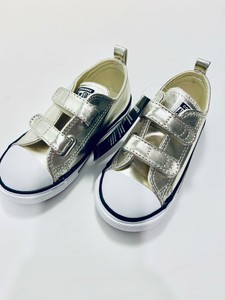 chuck taylor all star hook and loop leather low top