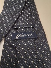 MEN'S VERSA COLLECTION SILK BLUE TIE. NEW 